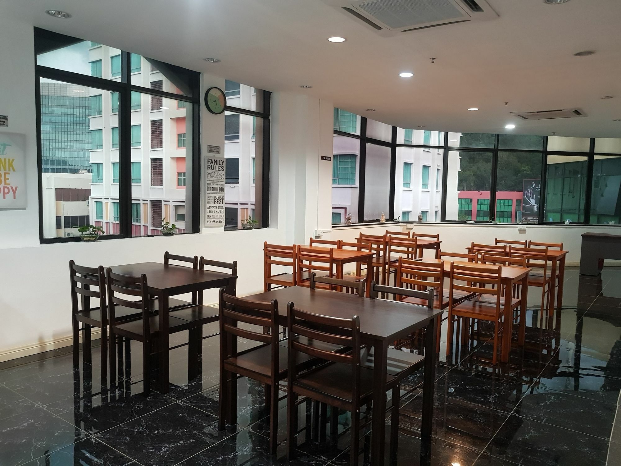 Spot On 89726 Capsule Inn Kota Kinabalu Exterior photo